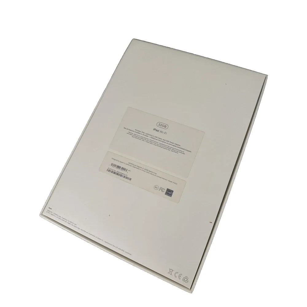 Apple iPad (5th Generation) A1822 32 GB, Wi-Fi, 9.7 in - Space Gray